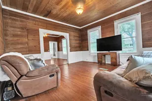 262 W Richmond St, Giddings, TX 78942 - Photo 6