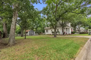 262 W Richmond St, Giddings, TX 78942 - Photo 24