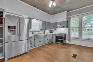 262 W Richmond St, Giddings, TX 78942 - Photo 1