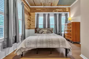 262 W Richmond St, Giddings, TX 78942 - Photo 10