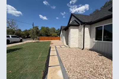 304 W Allen Street, Kyle, TX 78640 - Photo 2