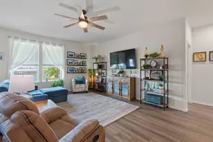 1941 T H Johnson Dr, Taylor, TX 76574 - Photo 6