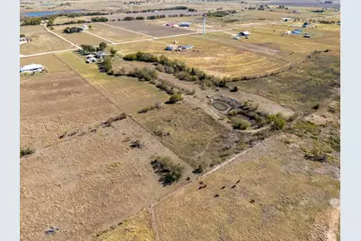 1150 County Road 432, Taylor, TX 76574 - Photo 12