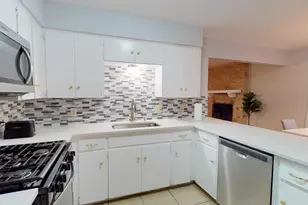 7611 Lunar Dr, Austin, TX 78745 - Photo 4