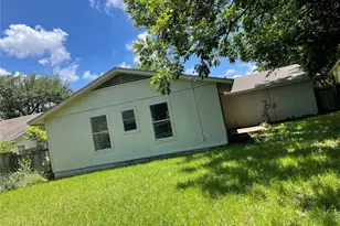 7611 Lunar Dr, Austin, TX 78745 - Photo 30