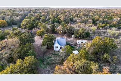 137 Shady Oaks Loop, Cedar Creek, TX 78612 - Photo 6