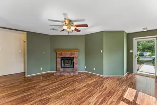 747 Blair Ave, Bastrop, TX 78602 - Photo 2