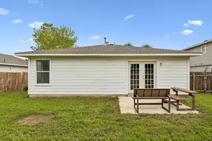 747 Blair Ave, Bastrop, TX 78602 - Photo 12