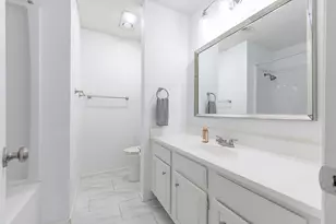 806 W 24th St, Austin, TX 78705 - Photo 14