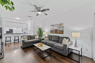 806 W 24th Street #210, Austin, TX 78705 - Photo 4