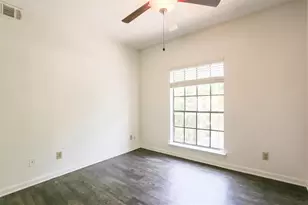 912 W 22nd St, Austin, TX 78705 - Photo 16