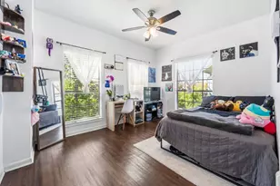 912 W 22nd St, Austin, TX 78705 - Photo 2