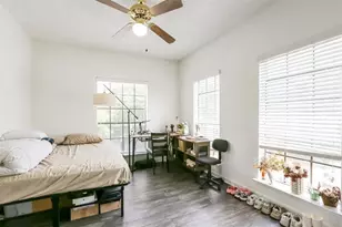 912 W 22nd St, Austin, TX 78705 - Photo 2