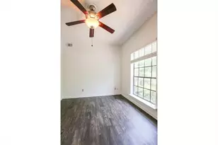 912 W 22nd St, Austin, TX 78705 - Photo 16