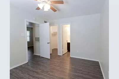 2809 W W William Cannon Drive #D204, Austin, TX 78745 - Photo 10