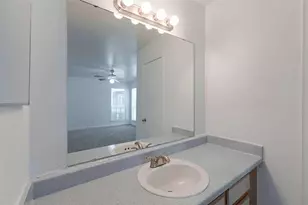 2430 Cromwell Cir, Austin, TX 78741 - Photo 20