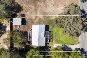 106 E Olive St, Lockhart, TX 78644 - Photo 22