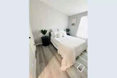 106 E Olive Street, Lockhart, TX 78644 - Photo 18