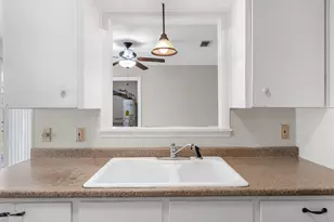 809 Maryland Dr, Austin, TX 78758 - Photo 6