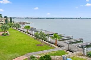 98 Island Dr, Horseshoe Bay, TX 78657 - Photo 4