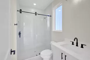 6802 Montana St, Austin, TX 78741 - Photo 12