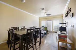 910 W 25th St, Austin, TX 78705 - Photo 14