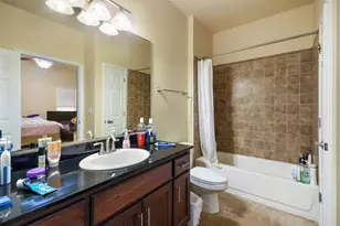 910 W 25th St, Austin, TX 78705 - Photo 4