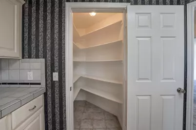 407 North Raymond Road, La Grange, TX 78945 - Photo 12