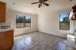 407 N Raymond Rd, La Grange, TX 78945 - Photo 14