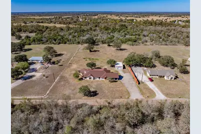 407 North Raymond Road, La Grange, TX 78945 - Photo 4