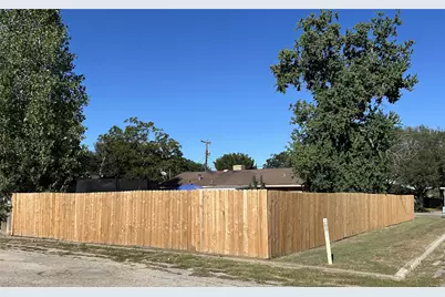 817 N Harris Street, Giddings, TX 78942 - Photo 6