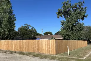 817 N Harris St, Giddings, TX 78942 - Photo 6