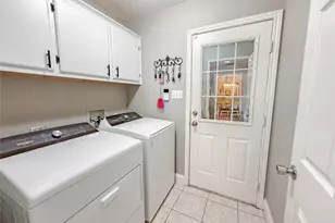 617 Caldwell St, Lexington, TX 78947 - Photo 8