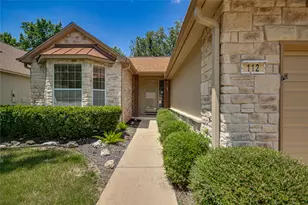 112 Bluebell Dr, Georgetown, TX 78633 - Photo 4