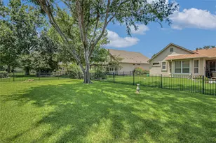 112 Bluebell Dr, Georgetown, TX 78633 - Photo 24