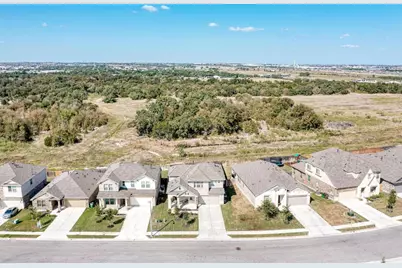 521 Elm Green Street, Hutto, TX 78634 - Photo 2