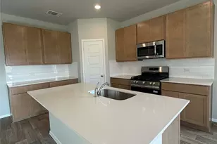 11909 Horseshoe Fld Bnd, Mustang Ridge, TX 78610 - Photo 2