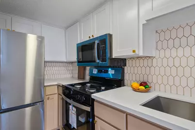1800 Lavaca Street #A613, Austin, TX 78701 - Photo 12