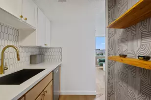 1800 Lavaca St, Austin, TX 78701 - Photo 14