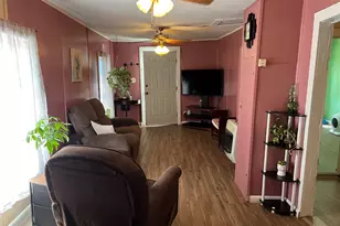 607 Garcia St, Lockhart, TX 78644 - Photo 8