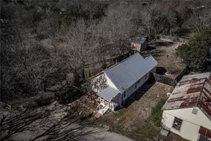 607 Garcia St, Lockhart, TX 78644 - Photo 6