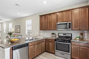 153 McFarland St, Georgetown, TX 78628 - Photo 4