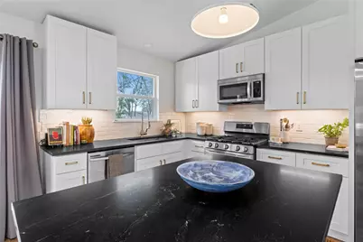 6809 Roanoke Drive, Austin, TX 78723 - Photo 8