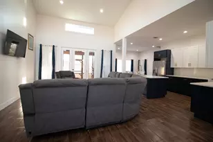 185 N Blushing Dr, Cedar Creek, TX 78612 - Photo 20