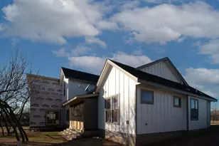 185 N Blushing Dr, Cedar Creek, TX 78612 - Photo 8