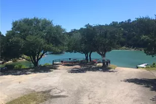 19300 Crosswind Cir, Spicewood, TX 78669 - Photo 4