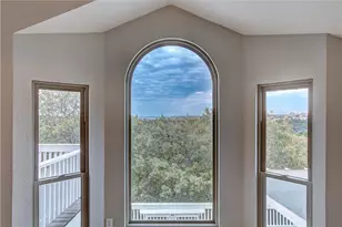 19300 Crosswind Cir, Spicewood, TX 78669 - Photo 12
