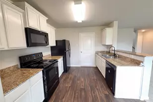 501 Yearwood Ln, Jarrell, TX 76537 - Photo 2