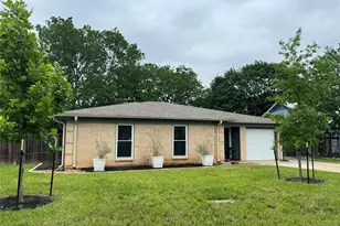 504 Heartwood Dr, Austin, TX 78745 - Photo 2