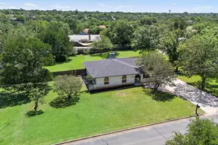 109 Woodland Rd, Georgetown, TX 78628 - Photo 2